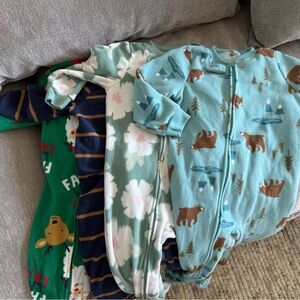 Bunche of 4 2T fleece Cozy Kids One Piece Pajamas